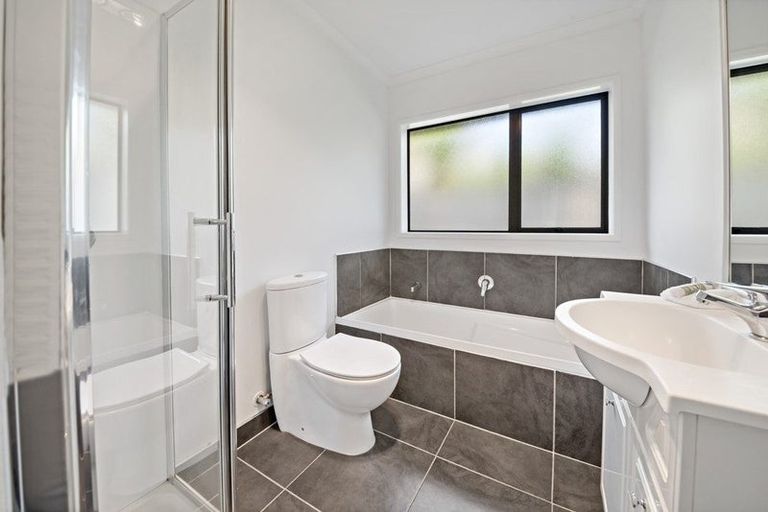 Photo of property in 33 Willowgrange Place, Pukekohe, 2120