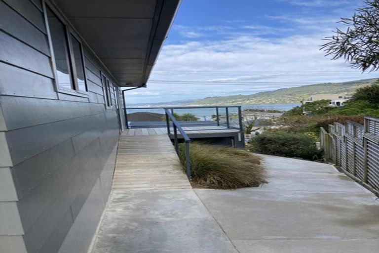 Photo of property in 2 Kellas Street, Macandrew Bay, Dunedin, 9014
