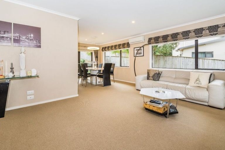 Photo of property in 26 Kilkelly Avenue, Pinehill, Auckland, 0632