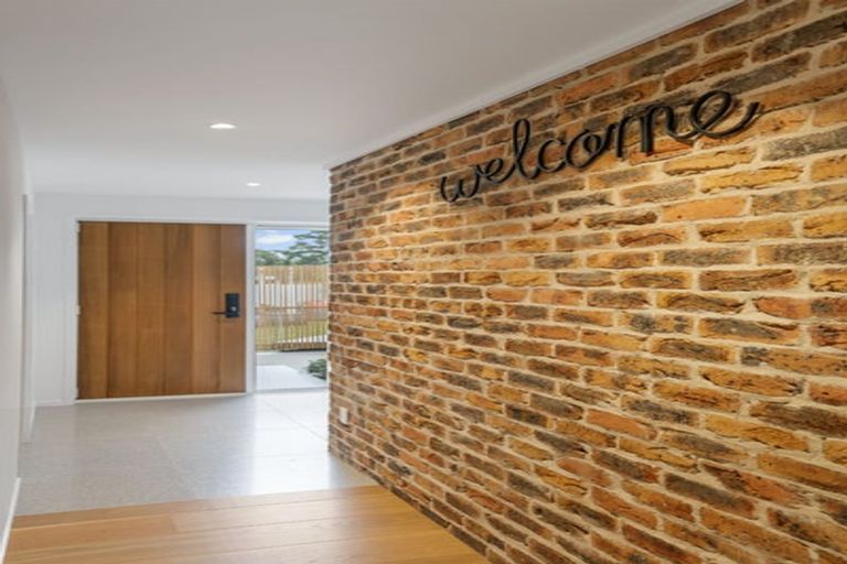 Photo of property in 27 Maygrove Drive, Orewa, 0931