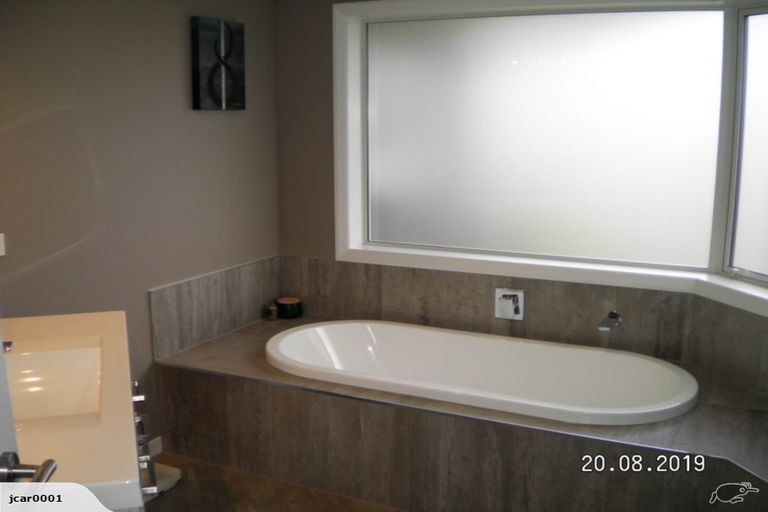 Photo of property in 2 Amokura Crescent, Flagstaff, Hamilton, 3210