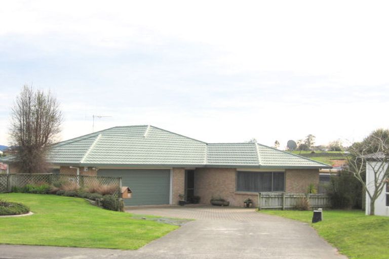 Photo of property in 16 Ben Lomond Place, Nawton, Hamilton, 3200
