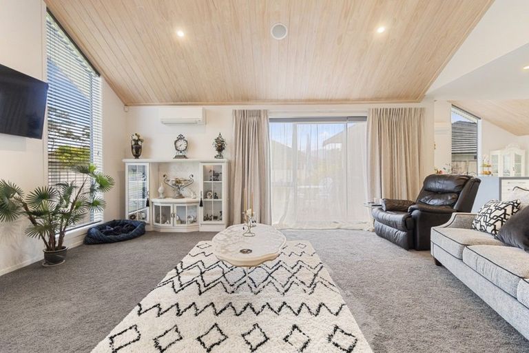 Photo of property in 16 Riverside Place, Katikati, 3129