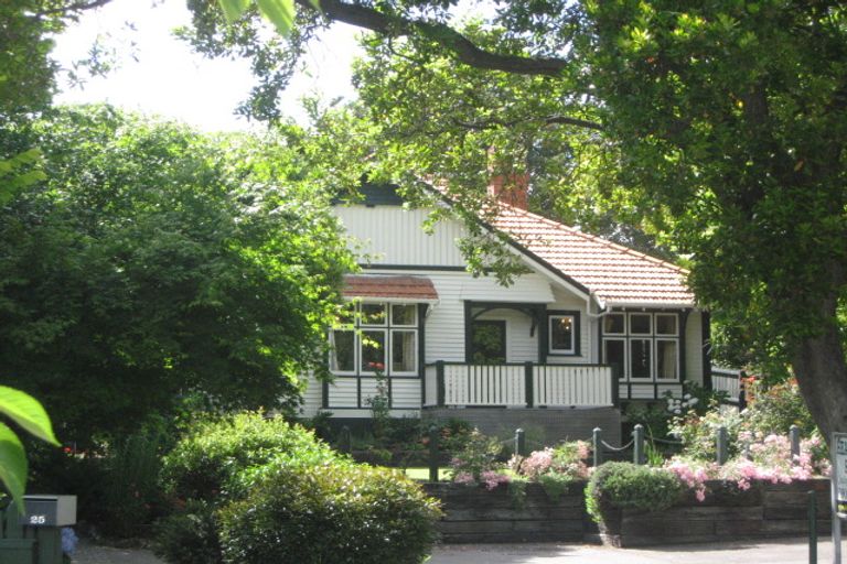 Photo of property in 25 Aynsley Terrace, Hillsborough, Christchurch, 8022