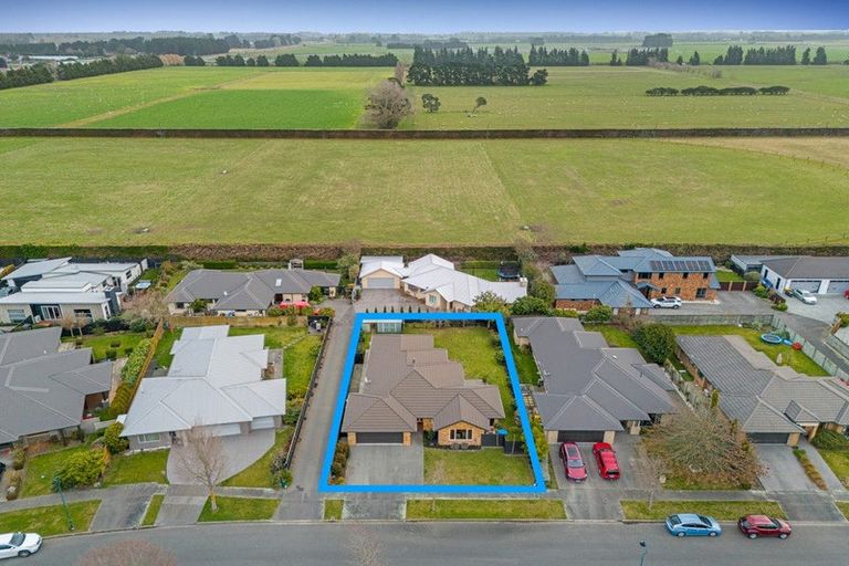 Photo of property in 37 Globe Bay Drive, Templeton, Christchurch, 8042