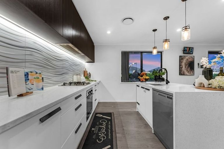 Photo of property in 62 Helenvale Crescent, Pokeno, 2402