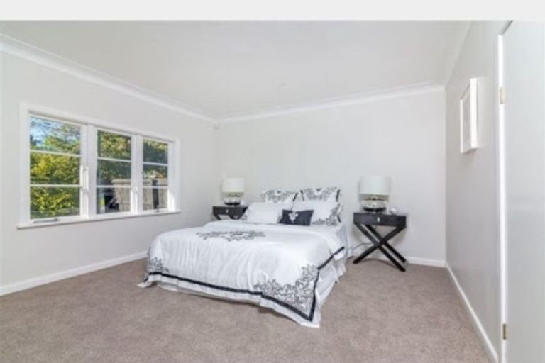 Photo of property in 33 Titirangi Road, New Lynn, Auckland, 0600