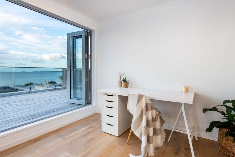 Photo of property in 8a Rarere Road, Hauraki, Auckland, 0622