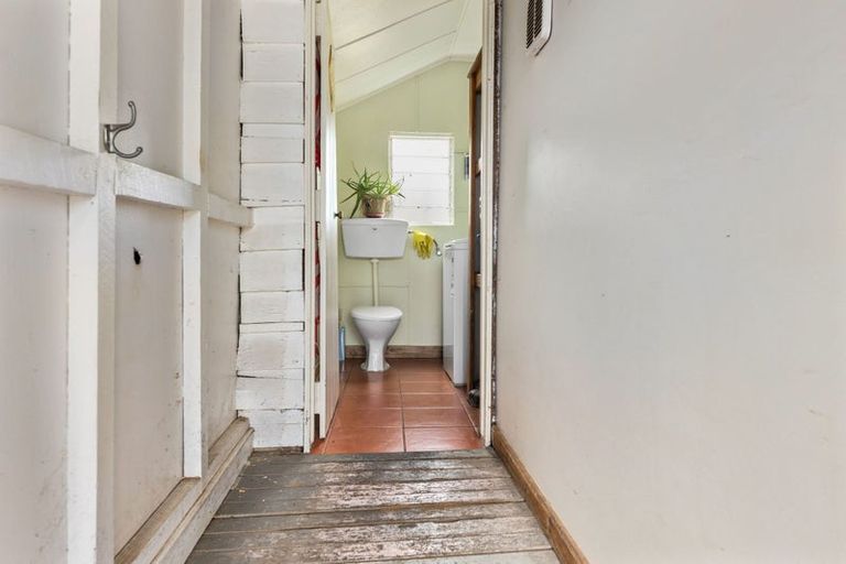 Photo of property in 8 Takamatua Valley Road, Takamatua, Akaroa, 7581