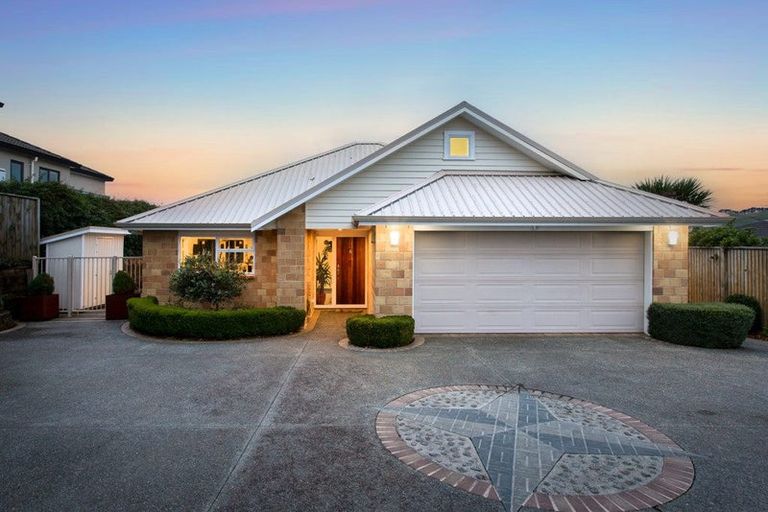 Photo of property in 80 Te Puia Drive, Aotea, Porirua, 5024