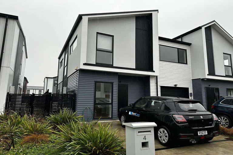 Photo of property in 4 Gloaming Lane, Wallaceville, Upper Hutt, 5018