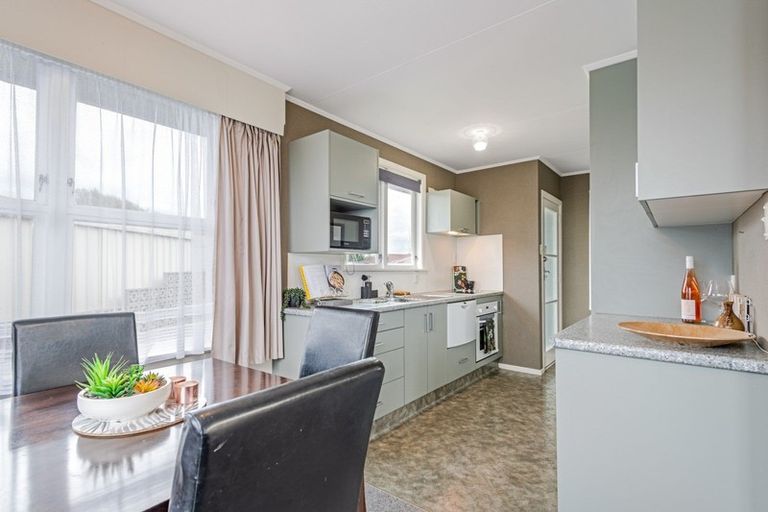 Photo of property in 38 Shelley Street, Roslyn, Palmerston North, 4414
