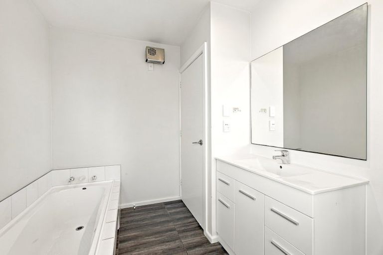 Photo of property in 19 Kinnaird Place, Hillmorton, Christchurch, 8025