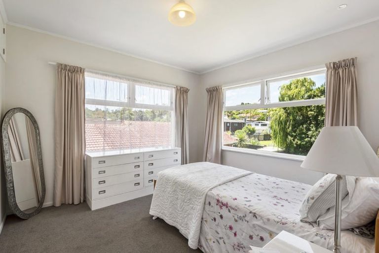 Photo of property in 16 Keldale Place, Forrest Hill, Auckland, 0620