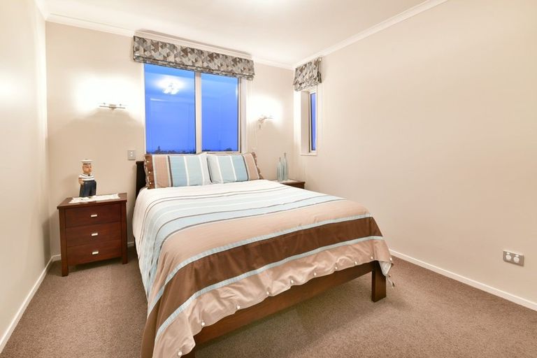 Photo of property in 65 Chesterfield Way, Orewa, 0931