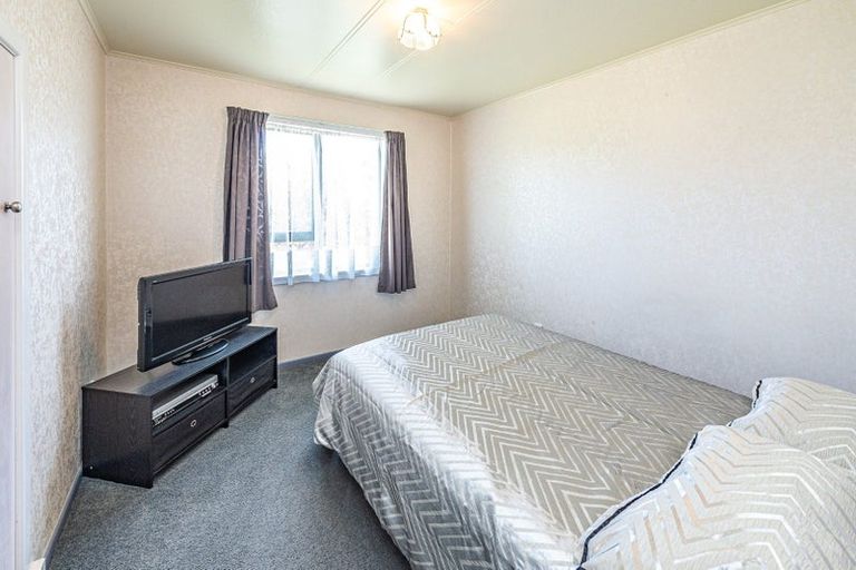 Photo of property in 21 Omori Place, Castlecliff, Whanganui, 4501