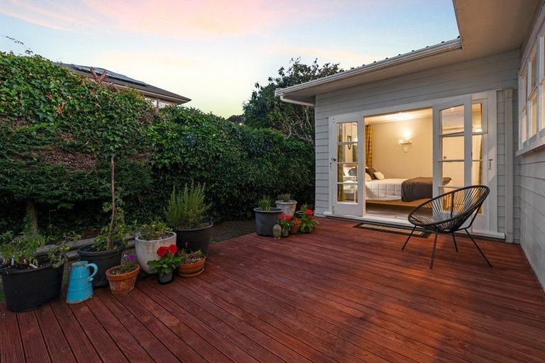 Photo of property in 39 Tiromoana Road, Raumati South, Paraparaumu, 5032