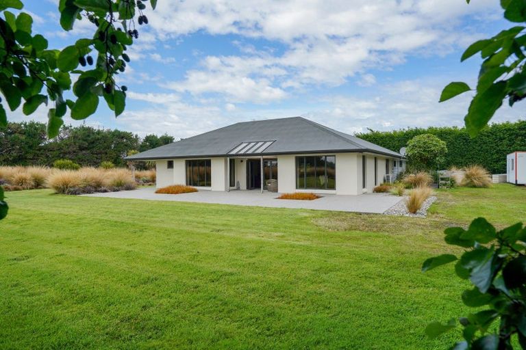 Photo of property in 98 Erskine Road, Otatara, Invercargill, 9879