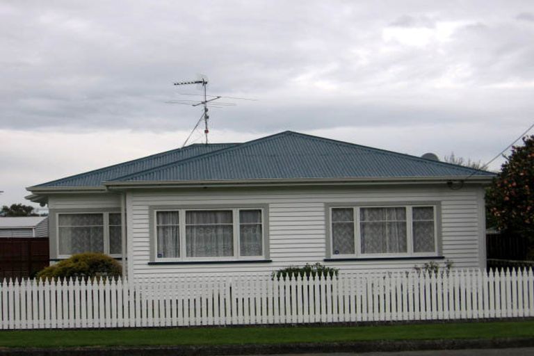 Photo of property in 42 Wakefield Street, Featherston, 5710