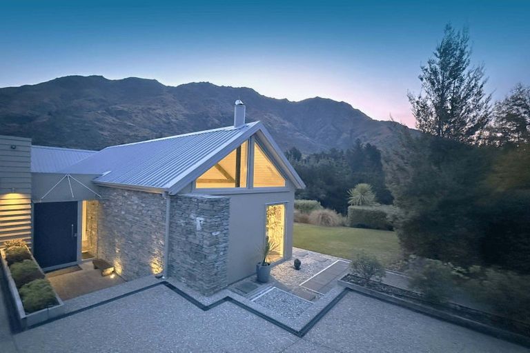 Photo of property in 51 Mathias Terrace, Arthurs Point, Queenstown, 9371