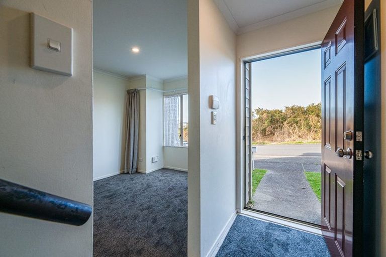 Photo of property in 10 Rosandich Drive, Sunnyvale, Auckland, 0612