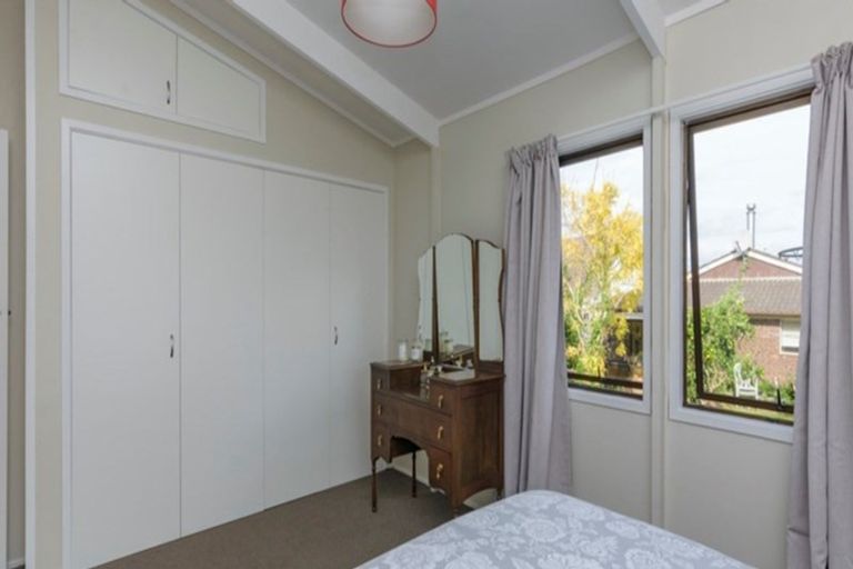 Photo of property in 18a Alberta Street, Point Chevalier, Auckland, 1022