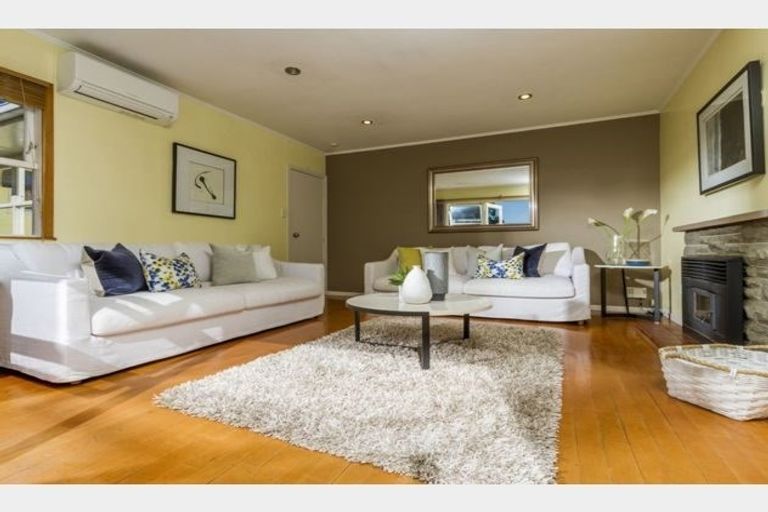 Photo of property in 37 Rosalind Road, Glenfield, Auckland, 0629