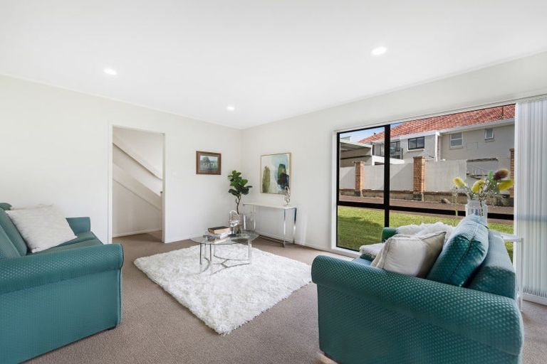 Photo of property in 91a Uxbridge Road, Cockle Bay, Auckland, 2014