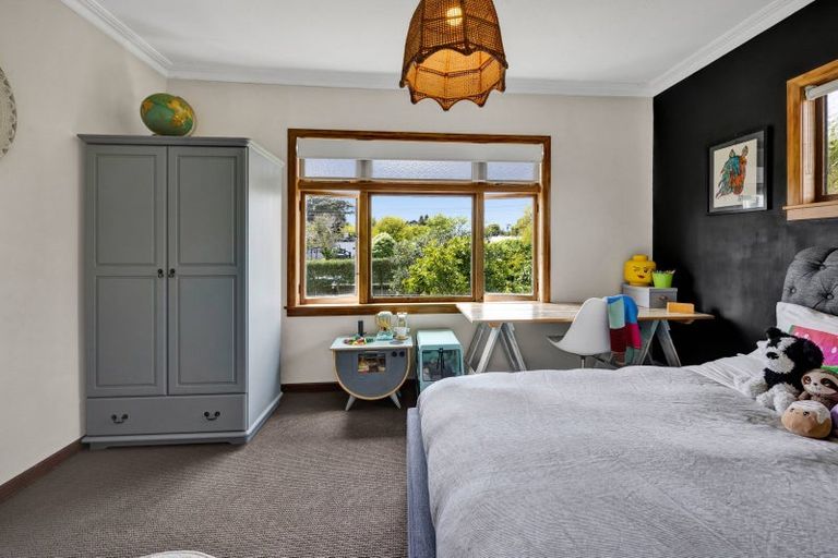 Photo of property in 9 Omata Road, Westown, New Plymouth, 4310