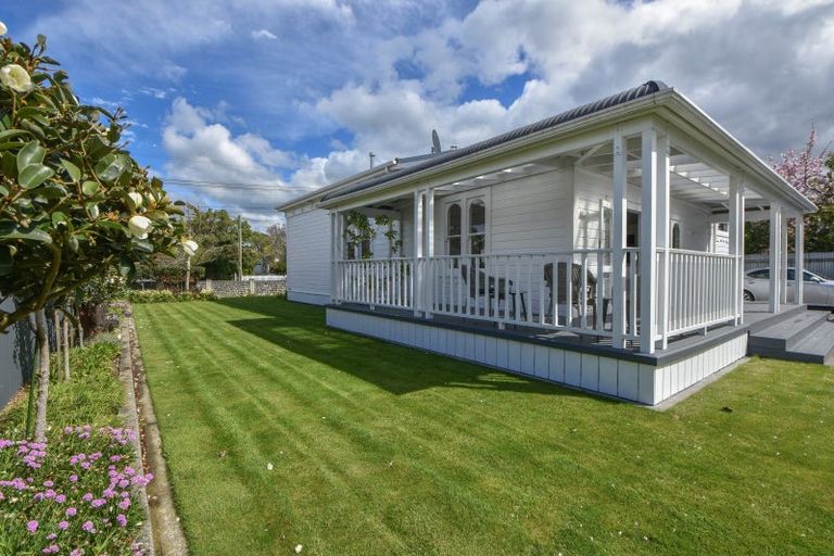 Photo of property in 12 Rhodes Street, Carterton, 5713