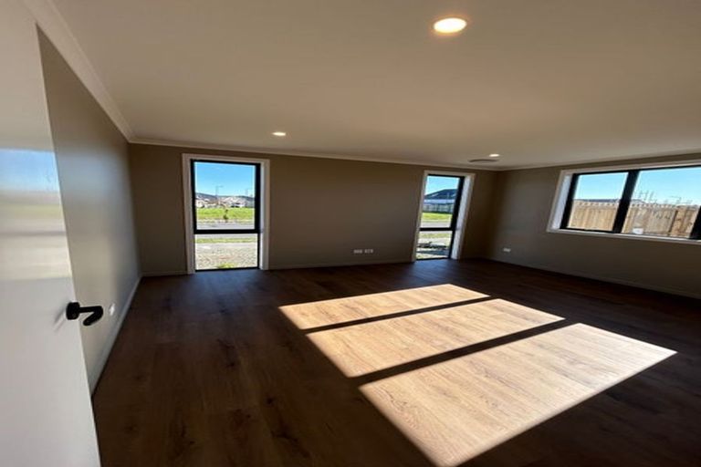 Photo of property in 16 Songpa Street, Halswell, Christchurch, 8025