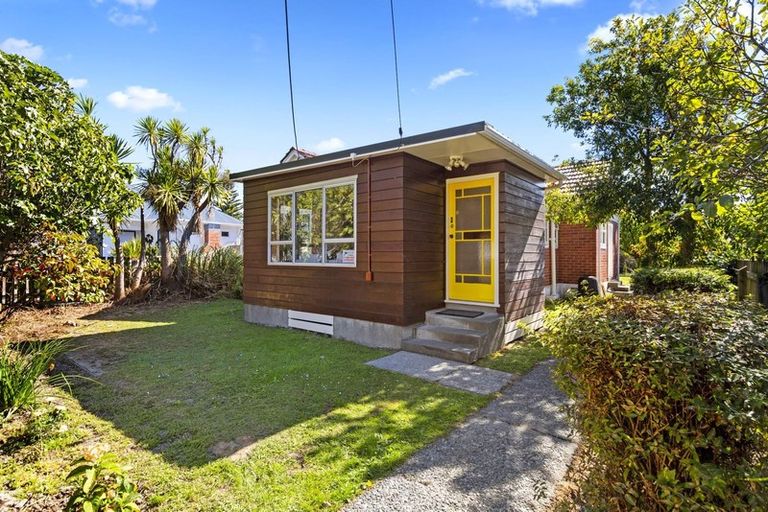 Photo of property in 4 Godley Street, Waterloo, Lower Hutt, 5011