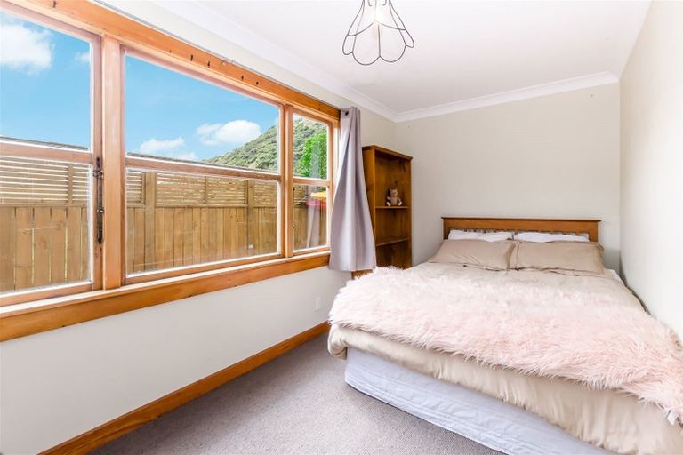 Photo of property in 72 Tilley Road, Paekakariki, 5034