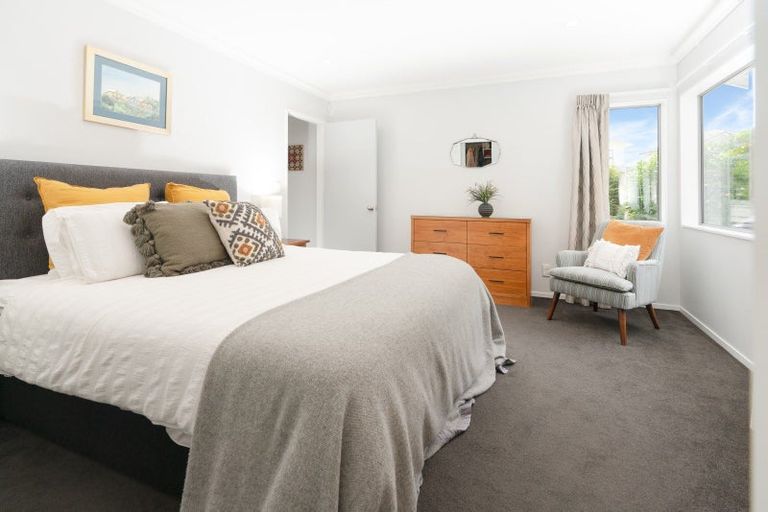 Photo of property in 15 Belize Grove, Grenada Village, Wellington, 6037