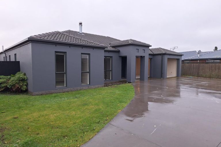 Photo of property in 29 Hawkins Place, Rangiora, 7400