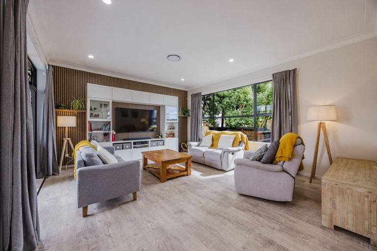 Photo of property in 168 Walter Strevens Drive, Conifer Grove, Takanini, 2112