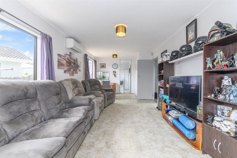 Photo of property in 1/10 Hillman Place, Ranui, Auckland, 0612
