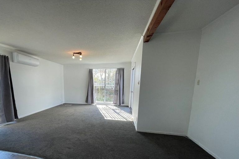 Photo of property in 9 Joshua Place, Weymouth, Auckland, 2103