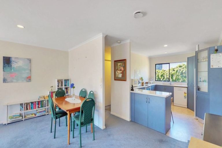 Photo of property in 35 Waipuna Grove, Welcome Bay, Tauranga, 3112