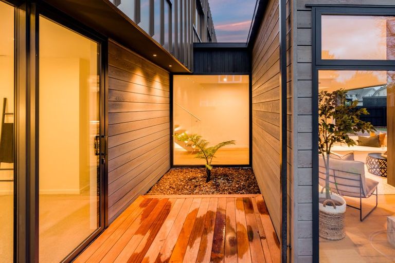 Photo of property in 17 Plynlimon Road, Fendalton, Christchurch, 8052