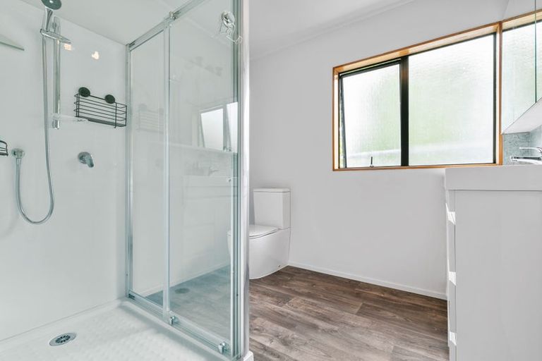 Photo of property in 2a Parklands Avenue, Swanson, Auckland, 0612