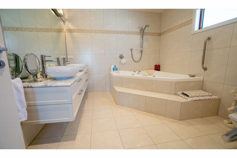 Photo of property in 24 Bourke Street, Windsor, Invercargill, 9810