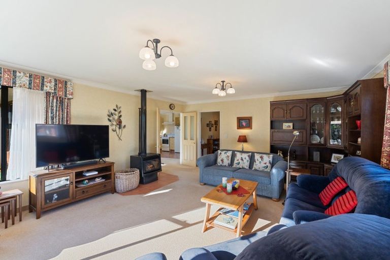 Photo of property in 5 Tararua Crescent, Otaki, 5512