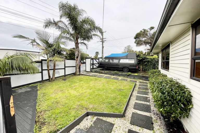 Photo of property in 46 Pleasant Road, Glen Eden, Auckland, 0602