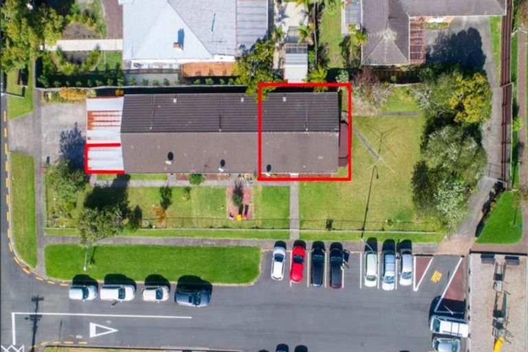 Photo of property in 3/16 Northall Road, New Lynn, Auckland, 0600