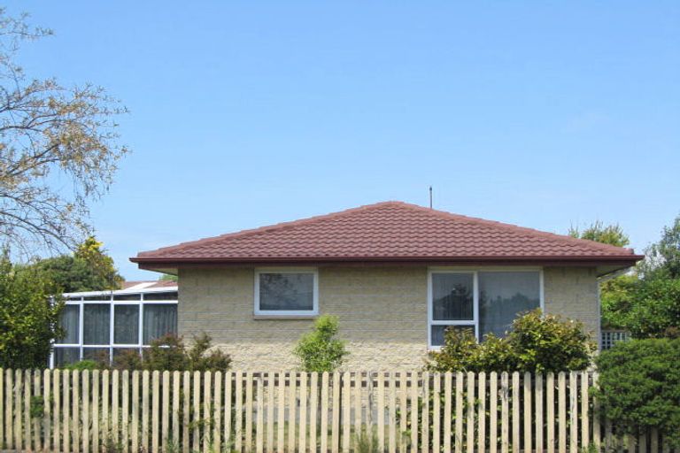 Photo of property in 8 Saint Heliers Crescent, Aranui, Christchurch, 8061