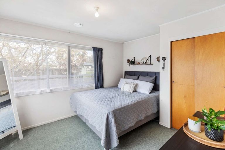 Photo of property in 69 Aquarius Drive, Kawaha Point, Rotorua, 3010