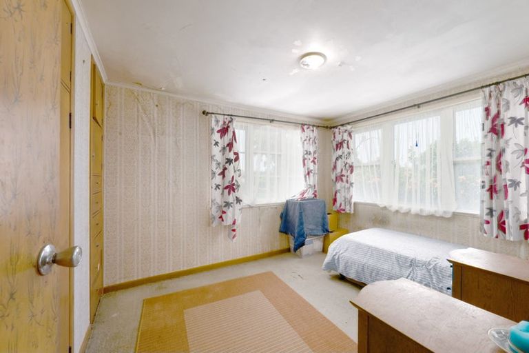 Photo of property in 13 Waione Avenue, Te Atatu Peninsula, Auckland, 0610