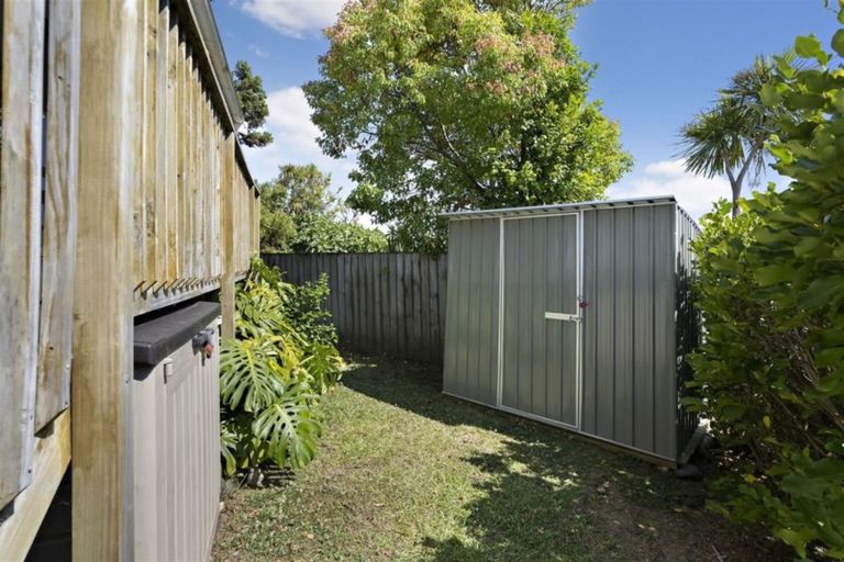 Photo of property in 2/48 Nor'east, Northcross, Auckland, 0632