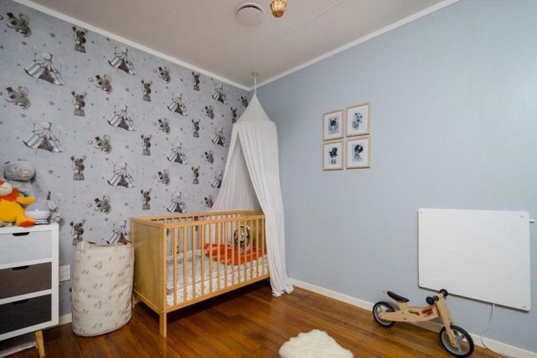 Photo of property in 26 Sunnyside Road, Sunnyvale, Auckland, 0612